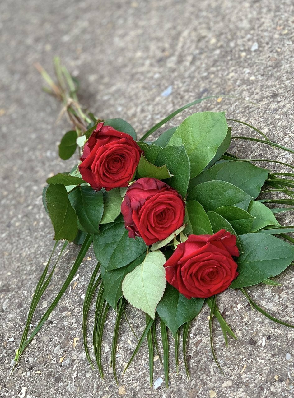 Funeral - 3 Rose Sheaf – Red