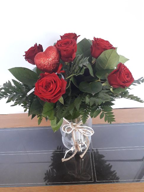 *Roses & Heart (Red) Luxury